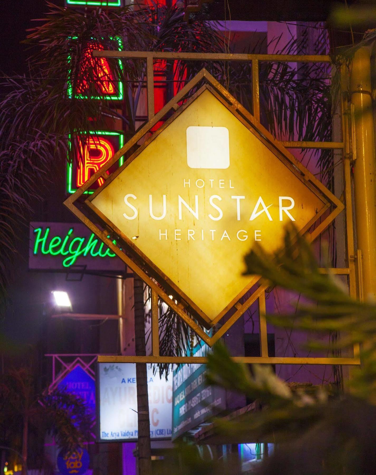 Hotel Sunstar Heritage Delhi  Exterior photo