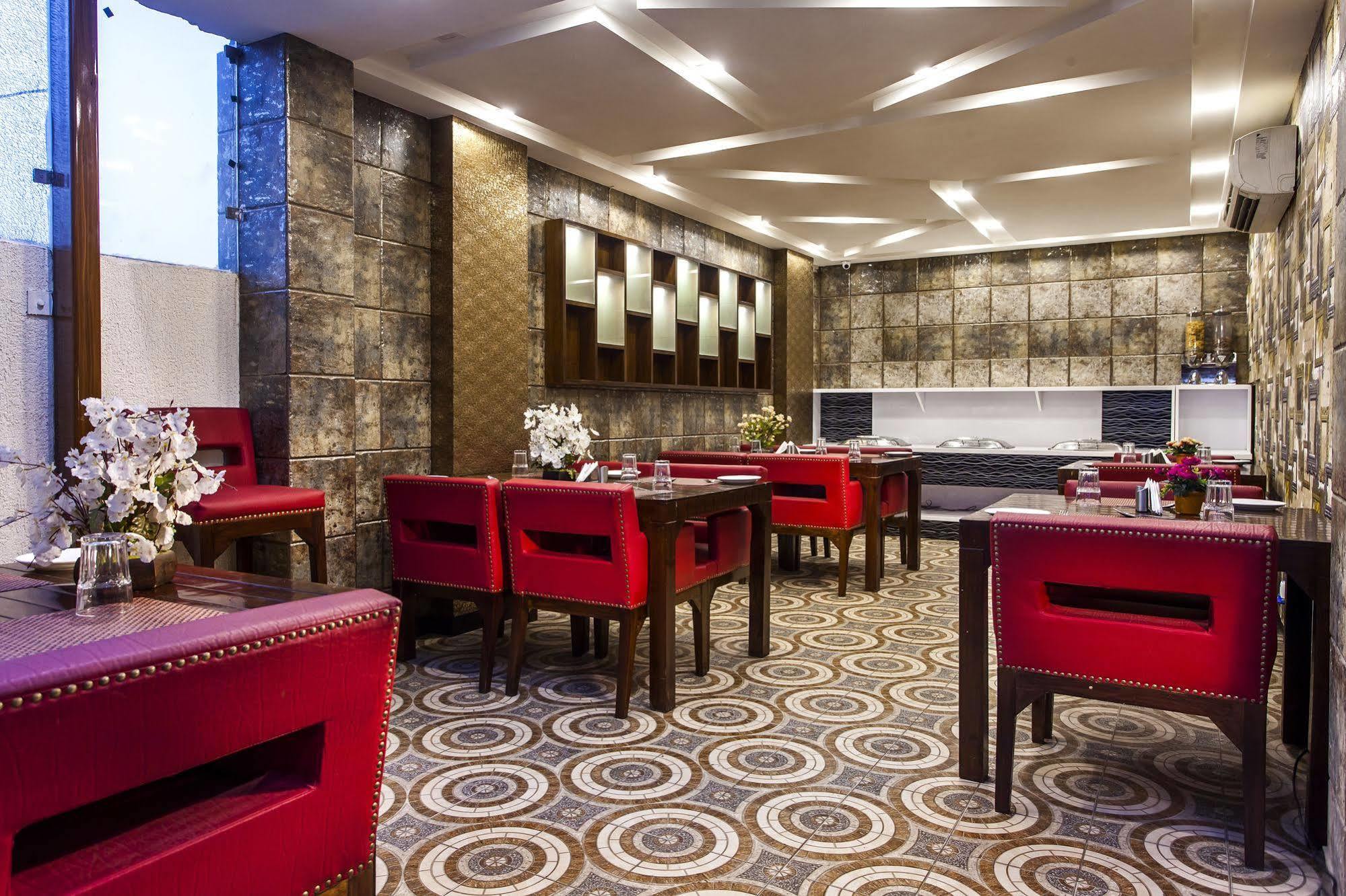 Hotel Sunstar Heritage Delhi  Exterior photo